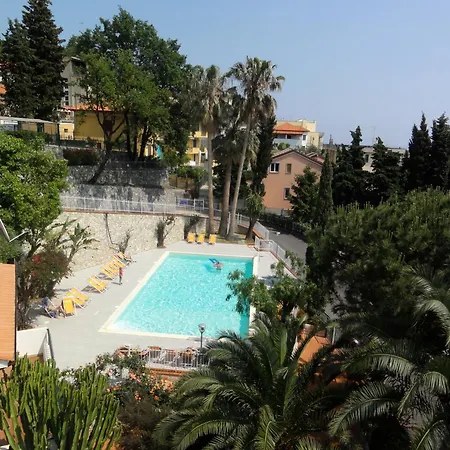 Dei Fiori Apartahotel 3*