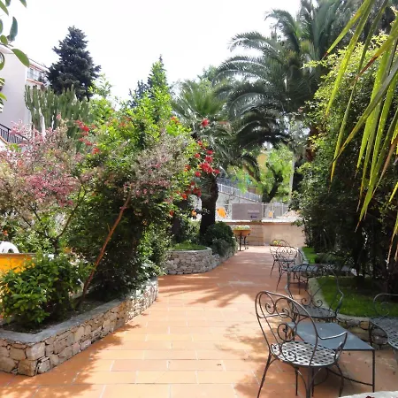 Apartahotel Dei Fiori