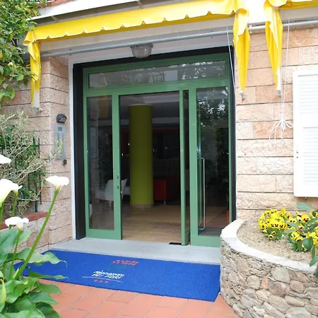 Dei Fiori 아파트호텔 피에트라리구레