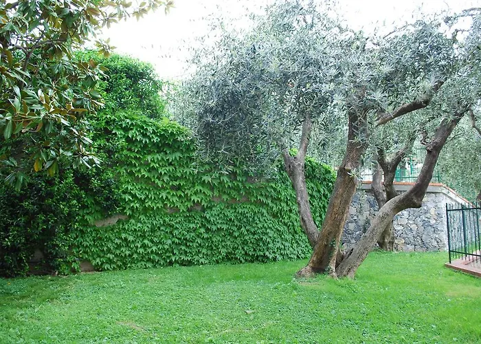 Lägenhetshotell Dei Fiori Pietra Ligure